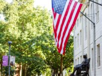 Trump cere despăgubiri de 1 miliard de dolari de la Universitatea Harvard