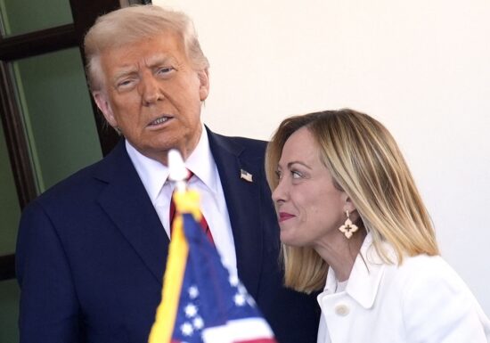 Donald Trump îi creează Giorgiei Meloni o problemă infernală