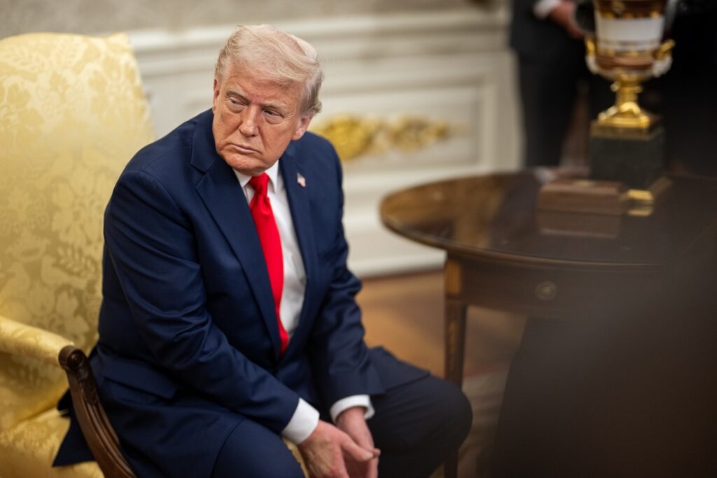 S-a răzgândit Trump? Sugerează o reducere a tarifelor pentru China la 80%