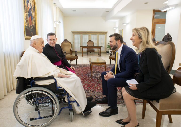 J.D. Vance, ultimul oficial care l-a întâlnit pe papa Francisc. Ce-au vorbit?