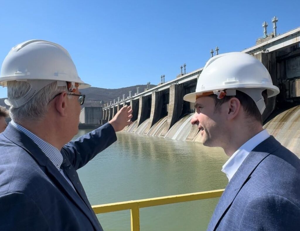 Burduja lansează o lege pentru accelerarea proiectelor hidro blocate de decenii