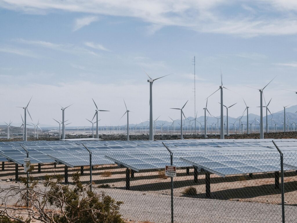 Echipamente provenite din China au ascunse în ele dispozitive care pot opri de la distanță rețeaua electrică
