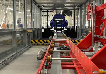 Industria auto germană pierde teren în fața concurenței globale. EY: 2026 va fi încă un an de criză