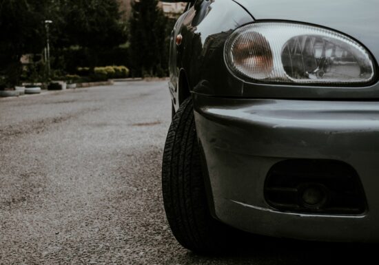 Cumperi o mașină second hand și low-cost, ai cel mai mare risc să aibă kilometrajul falsificat