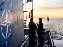 Fără America pe cal alb. Europa învață să apese singură pe trăgaci, iar Rusia își freacă mâinile