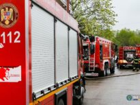 Incendiu puternic în București: A luat foc un magazin și flăcările s-au extins la un hotel (Video)