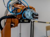 Roboții bazați pe AI ajută la combaterea problemei deșeurilor electronice