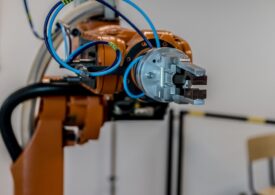 Roboții bazați pe AI ajută la combaterea problemei deșeurilor electronice