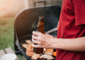 Cum să alegi băuturile alcoolice potrivite pentru grătarul tău