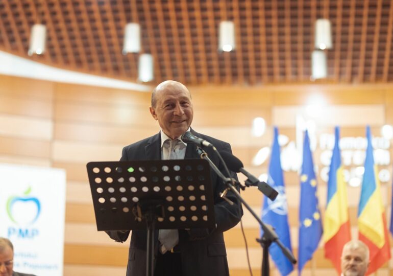 Băsescu: Ciucă și Ciolacu trebuie să răspundă în fața legii