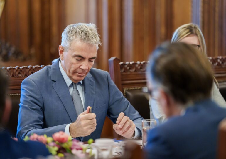 Dragoș Anastasiu neagă orice legătură între afirmațiile sale și decizia CCR privind declarațiile de avere. Zice și că e „o opinie personală”