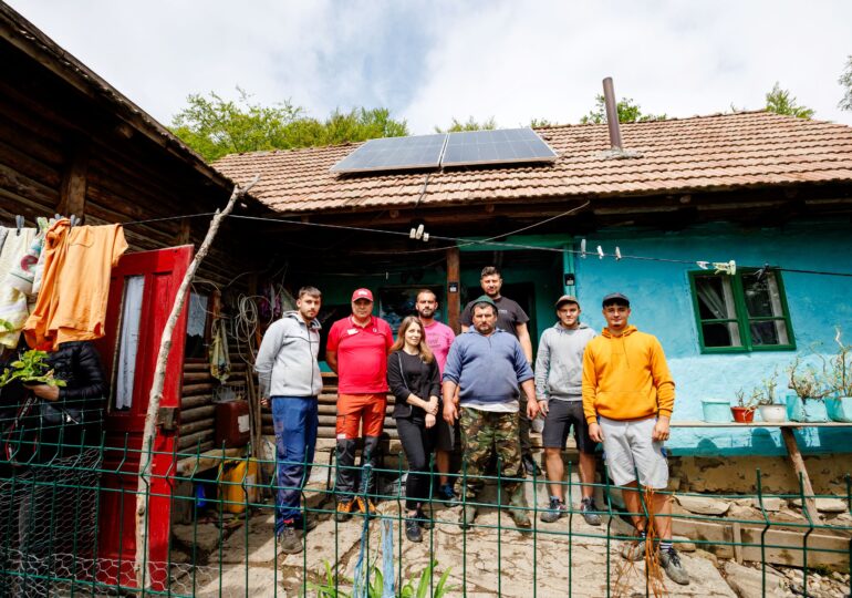 „Energie pentru Viață”, un proiect de „10”. Zece etape în care Asociația Energia Inteligentă a aprins lumina în case care nu au fost niciodată electrificate