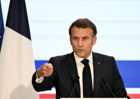 Cum s-a enervat Macron pe scenă, în fața unei săli prea zgomotoase: E o lipsă totală de respect (Video)