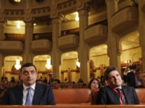 Cine a câștigat prima dezbatere?