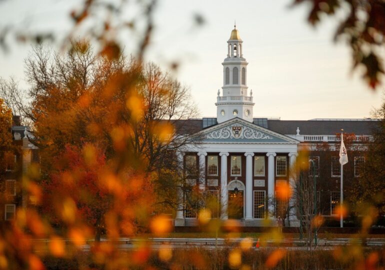 Un judecător suspendă decizia lui Trump de a bloca înscrierea studenților străini la Harvard