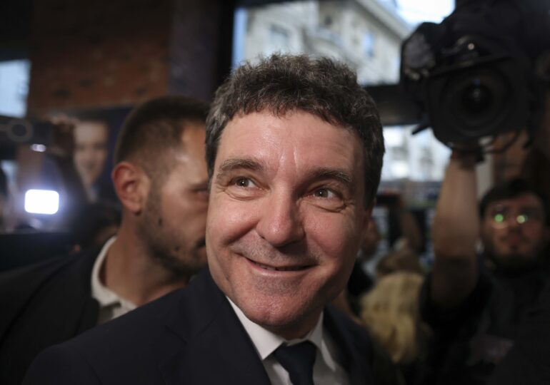 Le Figaro: România - Nicușor Dan, matematicianul strălucit devenit președinte