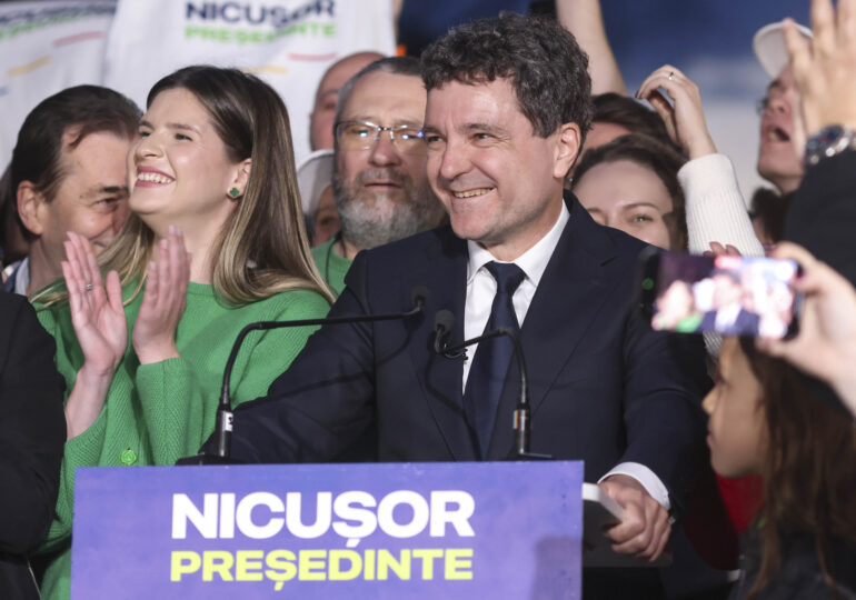 Nicușor Dan anunță că începe de luni discuțiile cu partidele: Guvernul, în câteva săptămâni. PSD are o tensiune internă pe care trebuie să și-o rezolve