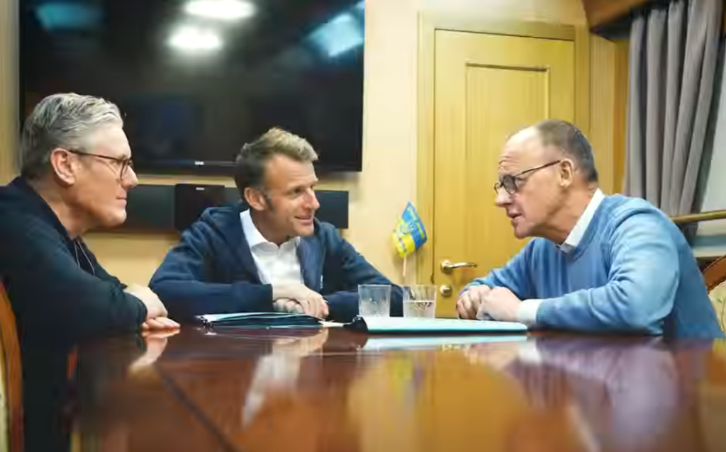 Macron, Starmer, Merz tren Ucraina