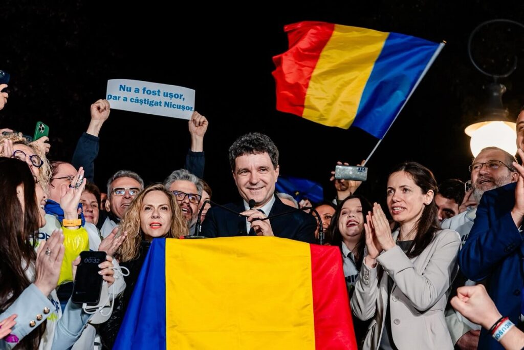 În spatele cortinei. Cum și-a trăit omul Nicușor Dan ultimele ore înainte ca viața lui să se schimbe complet