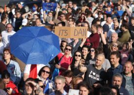 Mii de persoane la mitingul lui Nicușor Dan: „După această săptămână, România va avea autorități care să lucreze pentru români”