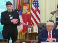 Final de etapă. Musk pleacă din Biroul Oval cu o cheie de aur. Dar de ce avea un ochi vânăt (Video)