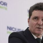 Simion vrea sa dea afara 500 de mii de bugetari. Sindicatele sunt vehemente. Nicușor Dan a calculat și spune ca e o prostie