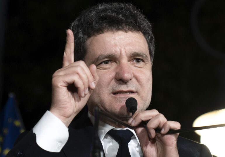Nicușor Dan anunță că s-a întâlnit cu Bolojan. Nu crede că discuțiile pentru noul Guvern se vor termina mai devreme de 3-4 săptămâni