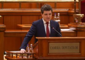 Associated Press: Noul președinte al României a depus jurământul. Criza politică se atenuează, dar la orizont se profilează provocări