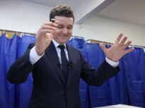 Băsescu spune cum îi poate convinge Nicușor Dan pe nehotărâți să vină la vot: Cred că are șanse să câștige