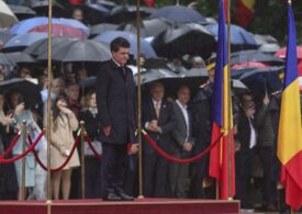 Nicușor Dan a depus jurământul și a făcut sesiune de selfie cu parlamentarii. Apoi, Garda de onoare, Bolojan și mulți fani l-au primit la Cotroceni (Foto&Video)