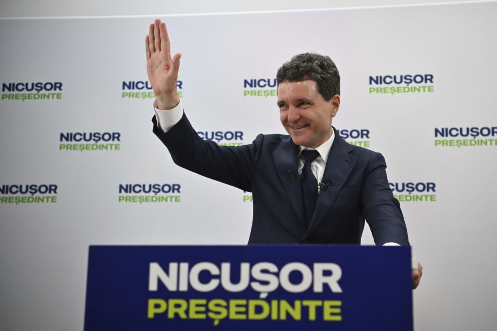 Profesorii universitari din București anunță că-l votează pe Nicușor Dan: „E un gest de responsabilitate morală”