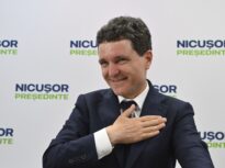 Scenarii pentru turul doi: Cum poate fi învins Simion