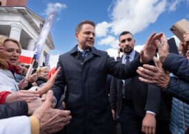 Rezultat strâns la alegerile prezidențiale din Polonia: Primarul pro-european al Varșoviei câștigă „la mustață" primul tur
