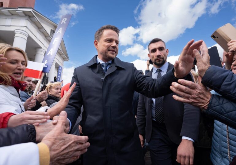 Rezultat strâns la alegerile prezidențiale din Polonia: Primarul pro-european al Varșoviei câștigă "la mustață" primul tur