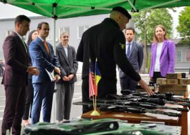 Trump ar vrea să deporteze imigranți în R. Moldova. Deocamdată a început cu donații de echipamente pentru poliție