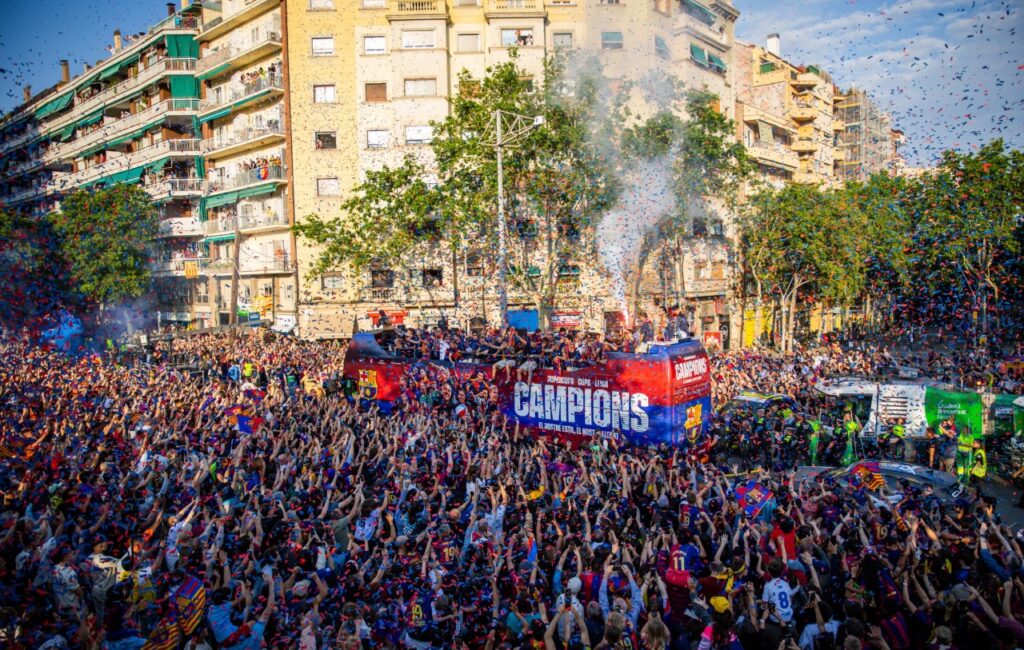Sărbătoare în Barcelona: Fanii au celebrat câștigarea titlului