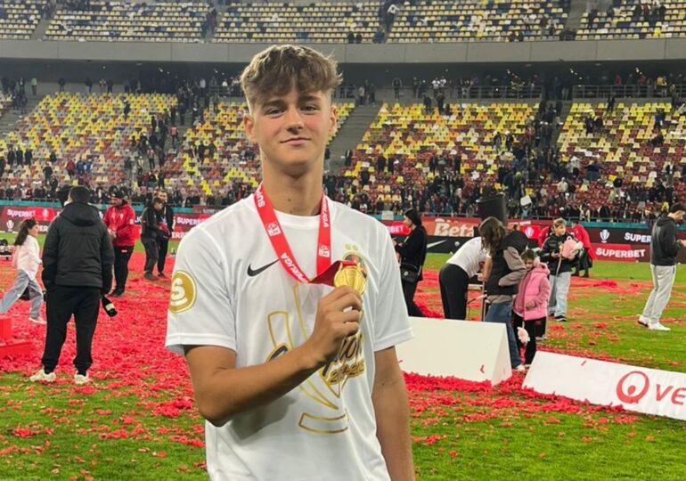 FCSB ia o decizie neașteptată după câștigarea titlului: Debutează un jucător de 16 ani