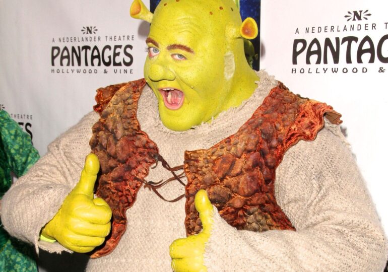 Parlamentarii ruși îi declară război lui Shrek