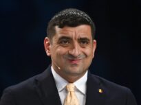 AUR vrea să modifice Constituția și cere anticipate. Ce s-ar schimba la dizolvarea Parlamentului și ce ar risca președintele