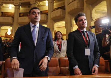 Politico scrie despre criza din România. Simion amenință cu suspendarea lui Nicușor Dan, dacă refuză anticipatele: „Nimeni nu vrea o nouă Grecie”
