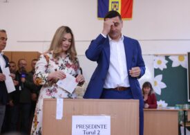 Zâmbete naturale și priviri încordate: Candidații la vot în imagini grăitoare (Galerie foto)