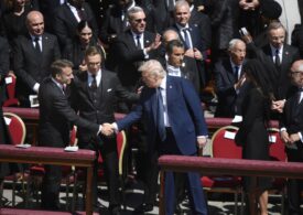 Trump schimbă tonul față de Putin, sub presiunea lui Macron și Starmer. Dar îl va ține?