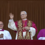 Fum alb la Vatican: A fost ales primul papă american din istorie