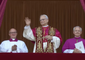 Fum alb la Vatican: A fost ales primul papă american din istorie