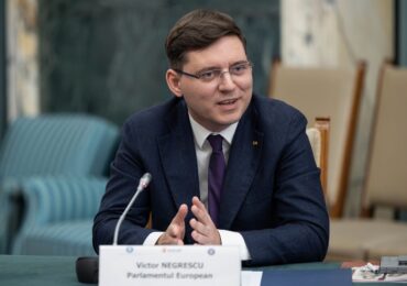 Românul de pe lista celor 17 europarlamentari care vor conta în marile bătălii politice ale Europei. De unde vine durerea de cap
