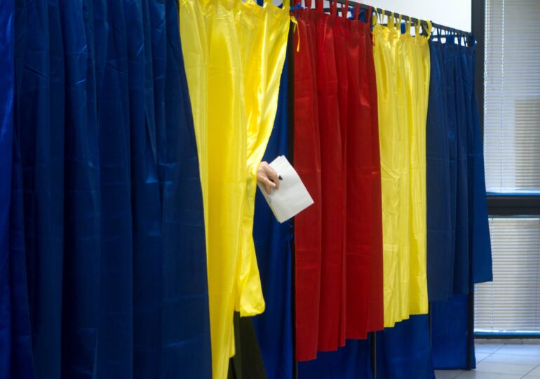 Financial Times: Alegerile din România, printre cele mai imprevizibile și controversate din epoca postcomunistă