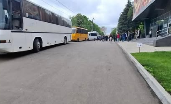 Ministrul Educației din Republica Moldova demontează o manipulare AUR despre "turism electoral": Autobuzele școlare duc elevii pentru a vizita universitățile