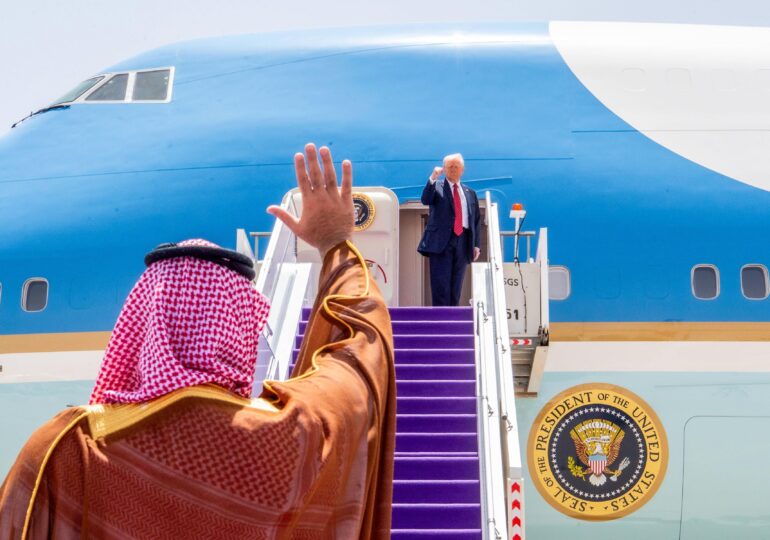 Contract uriaș între Qatar Airways și Boeing, semnat în timpul vizitei lui Donald Trump