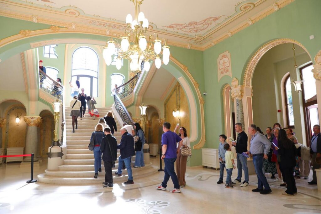 cazinou Constanța oameni interior