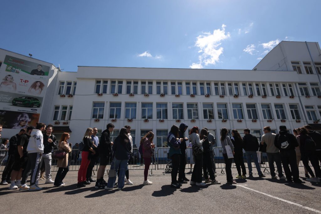 BUCURESTI - ALEGERI 2025 - REGIE - COADA LA VOT -
